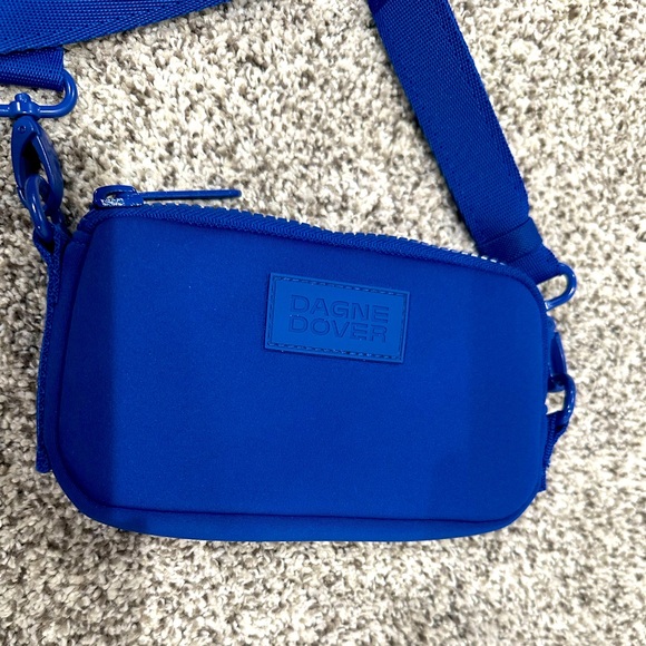 NEW Dagne Dover Phone Sling - Deep Sea - Picture 3 of 5